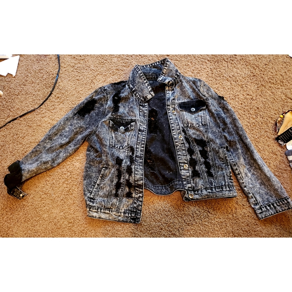 Plus size Forever 21/XXI distressed denim jacket